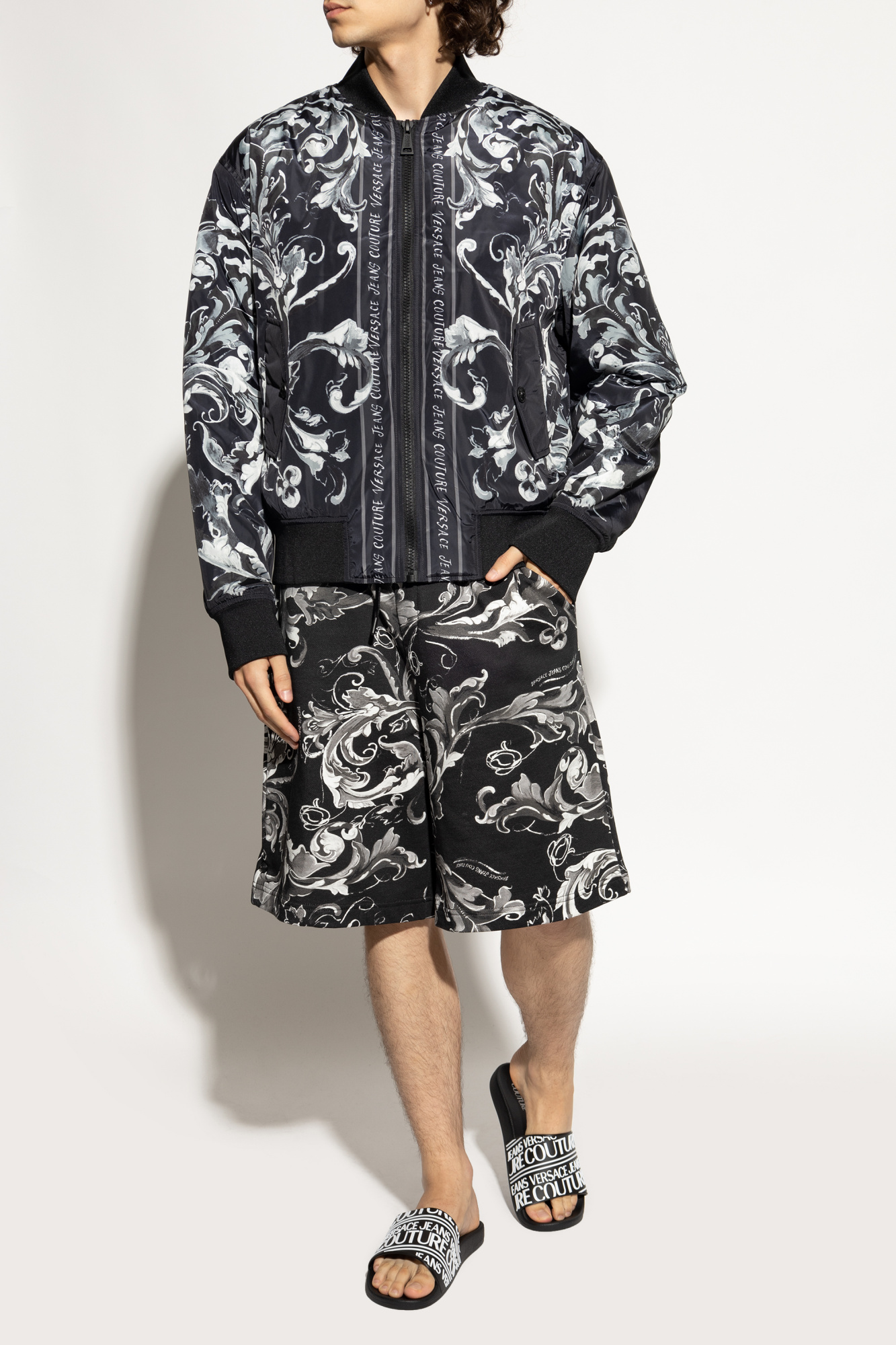 VERSACE スリフレスミティトレス 77HAO935N0394 899 Versace Jeans Couture Flip-flops with logo | Men's Shoes